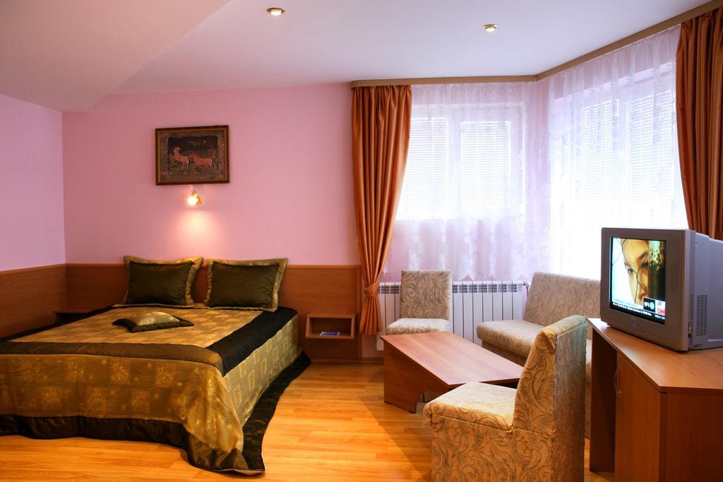 Hotel Mehdjarel Szumen Zewnętrze zdjęcie