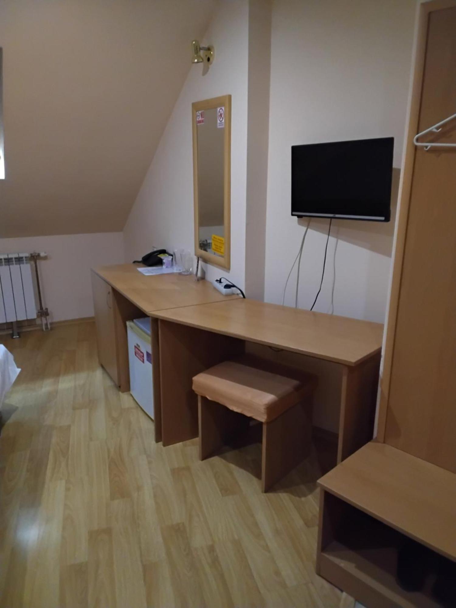 Hotel Mehdjarel Szumen Zewnętrze zdjęcie