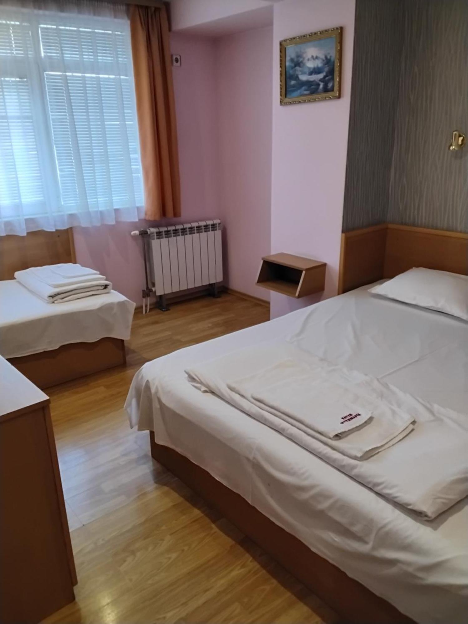 Hotel Mehdjarel Szumen Zewnętrze zdjęcie